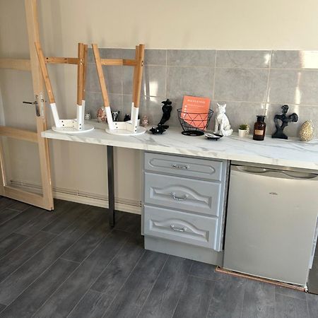 Appartement 2 Mesnils-sur-Iton Eksteriør billede